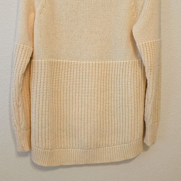 Banana Republic wool blend cream color sweater size small. - Picture 5 of 9